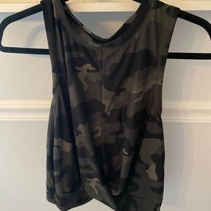 Old Navy camo workout cropped tank